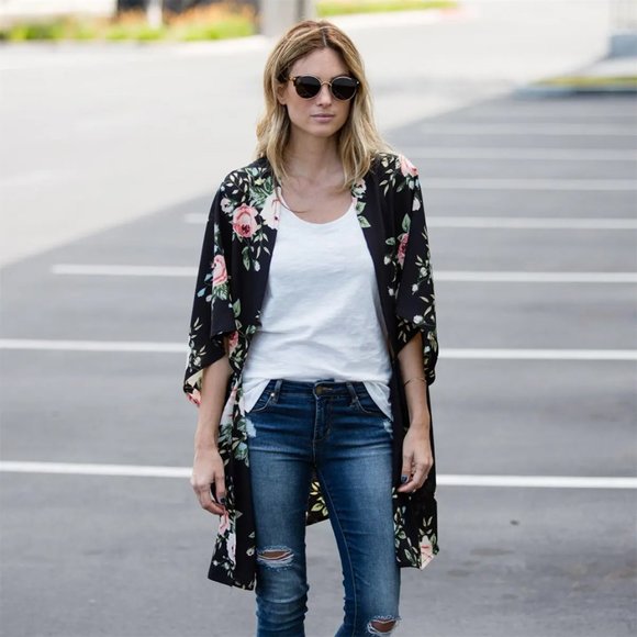 Amaryllis Floral Kimono - Picture 2 of 3